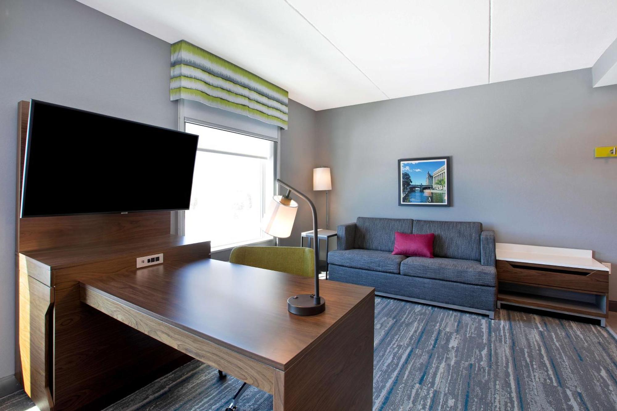 Hampton Inn & Suites Ottawa West, Ontario, Canada Exterior photo